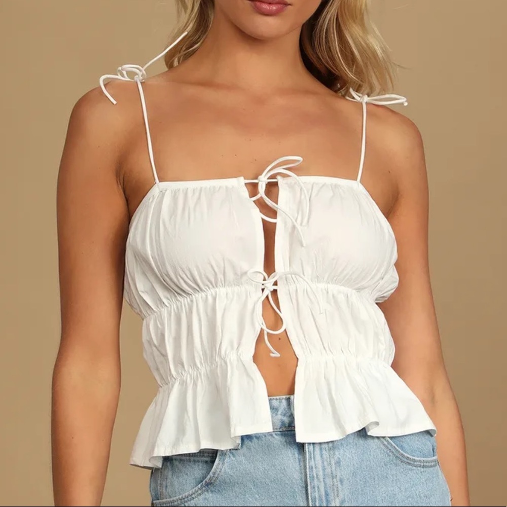 ✨NWT✨ Lulu’s White Front Tie Tank